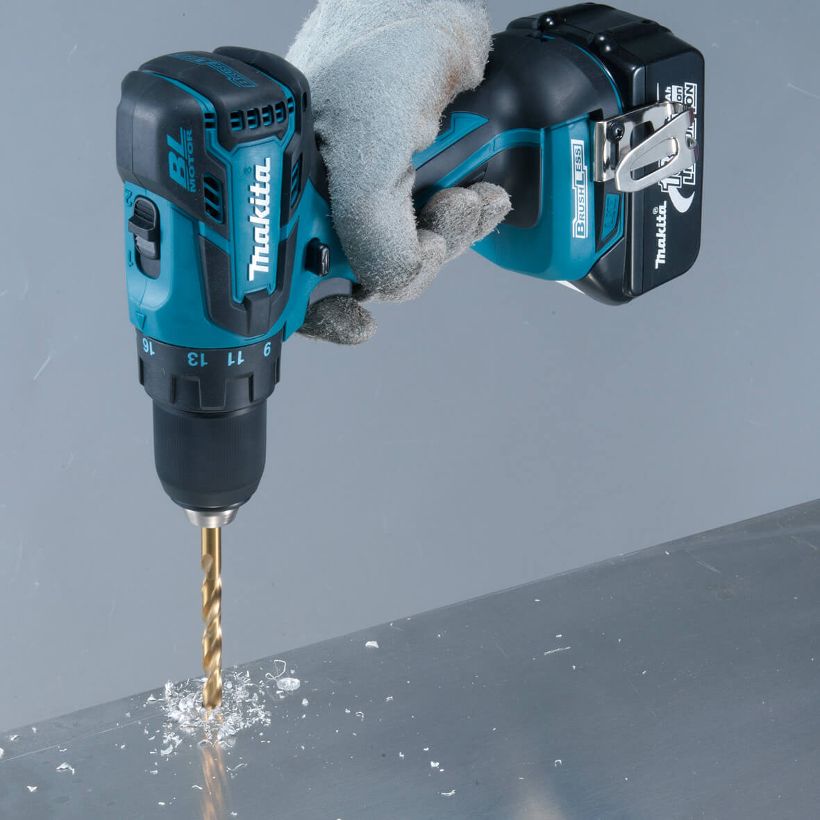 BDF459RFE-drapano-makita-lithiou-brushless1